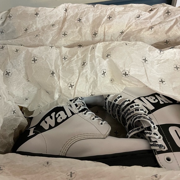 DR MARTENS X THE SEX PISTOLS WOMENS 1490 BOOTS - Picture 11 of 13